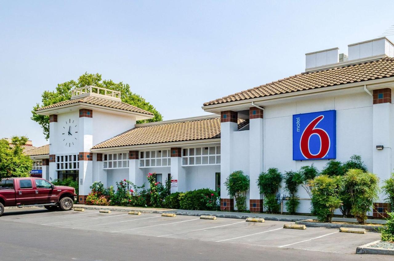 Motel 6 Oakdale, Ca المظهر الخارجي الصورة