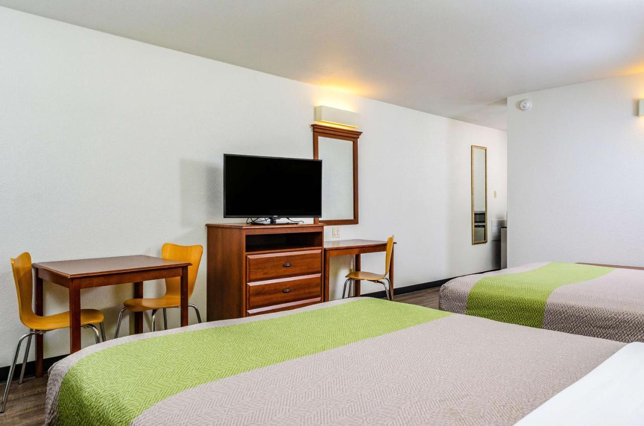 Motel 6 Oakdale, Ca المظهر الخارجي الصورة
