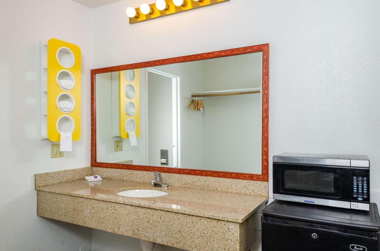 Motel 6 Oakdale, Ca المظهر الخارجي الصورة