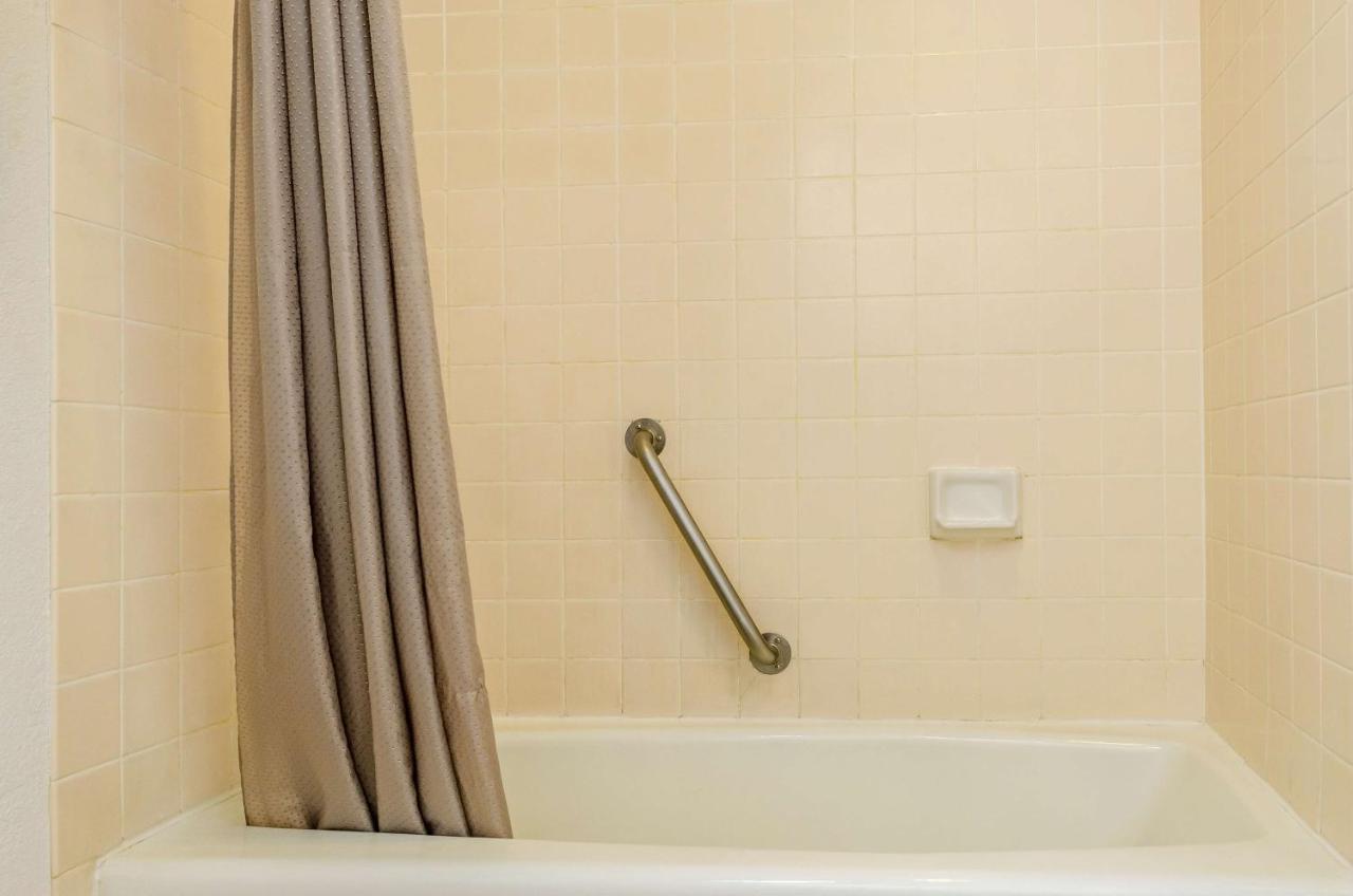 Motel 6 Oakdale, Ca المظهر الخارجي الصورة