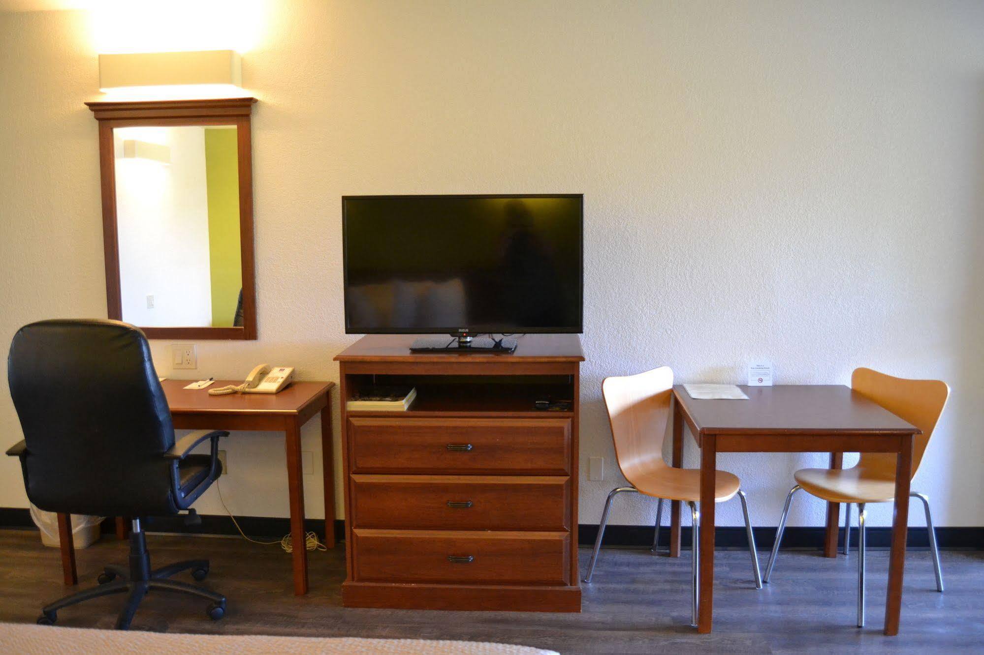 Motel 6 Oakdale, Ca المظهر الخارجي الصورة
