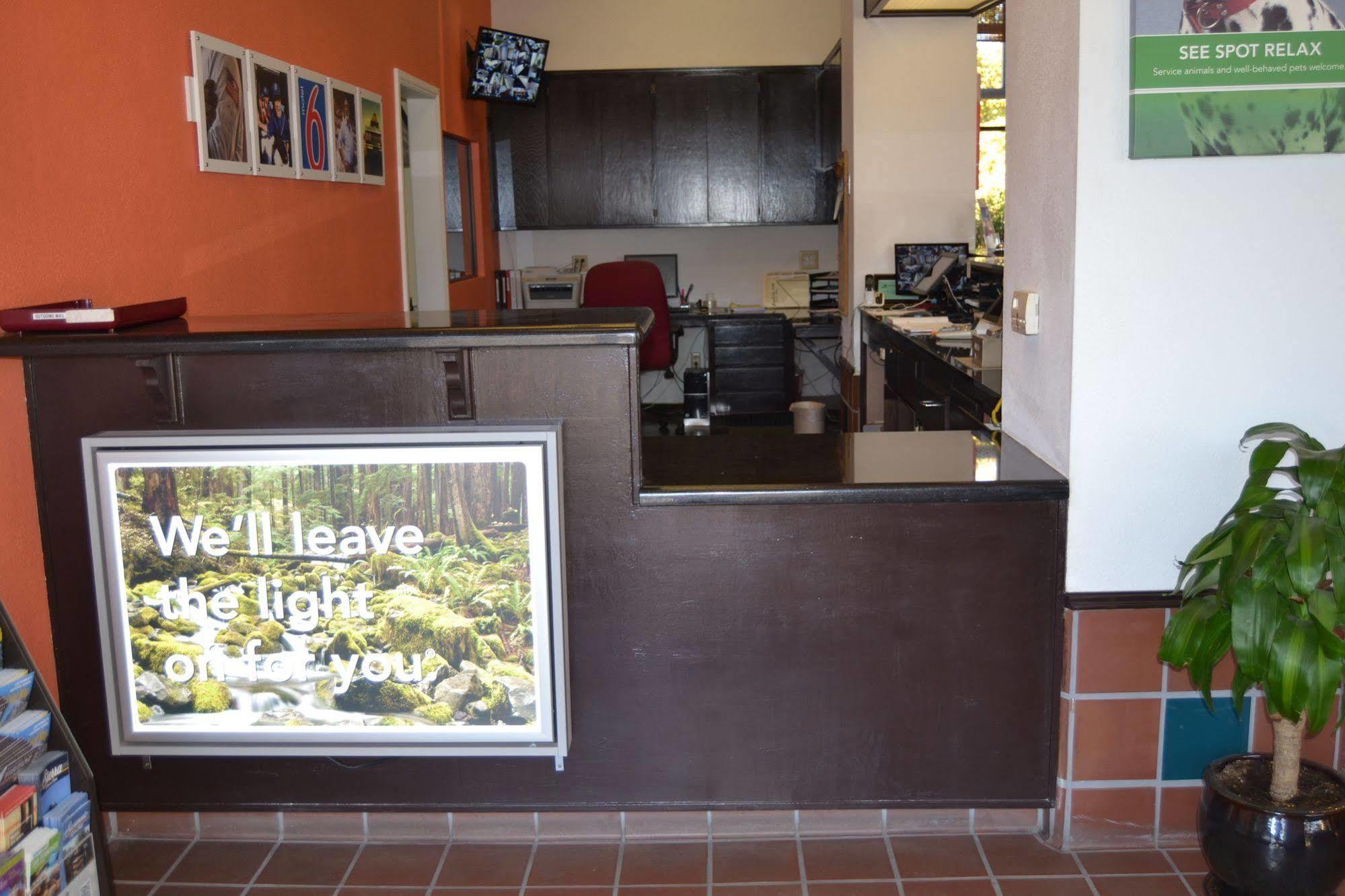 Motel 6 Oakdale, Ca المظهر الخارجي الصورة