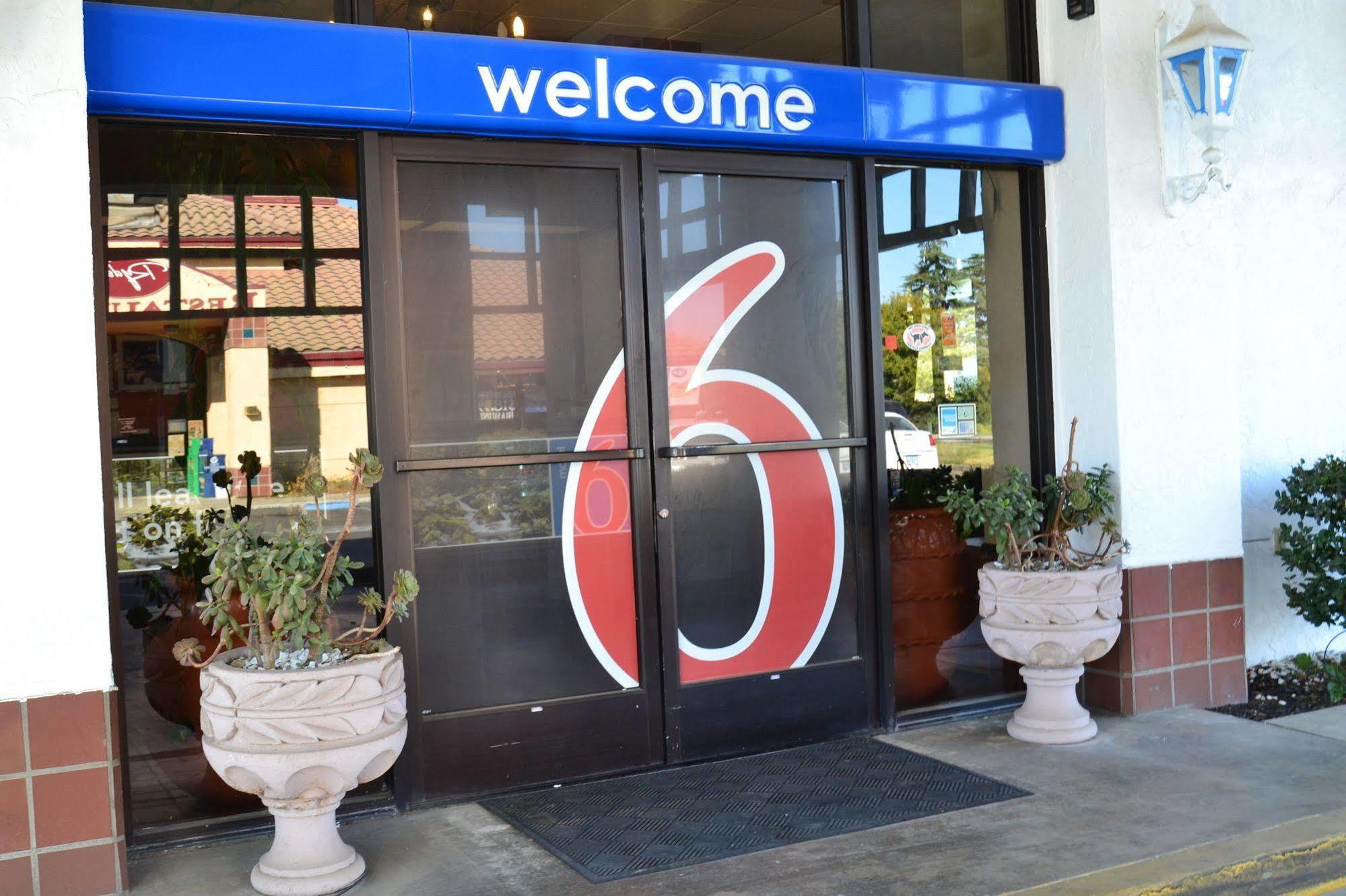 Motel 6 Oakdale, Ca المظهر الخارجي الصورة